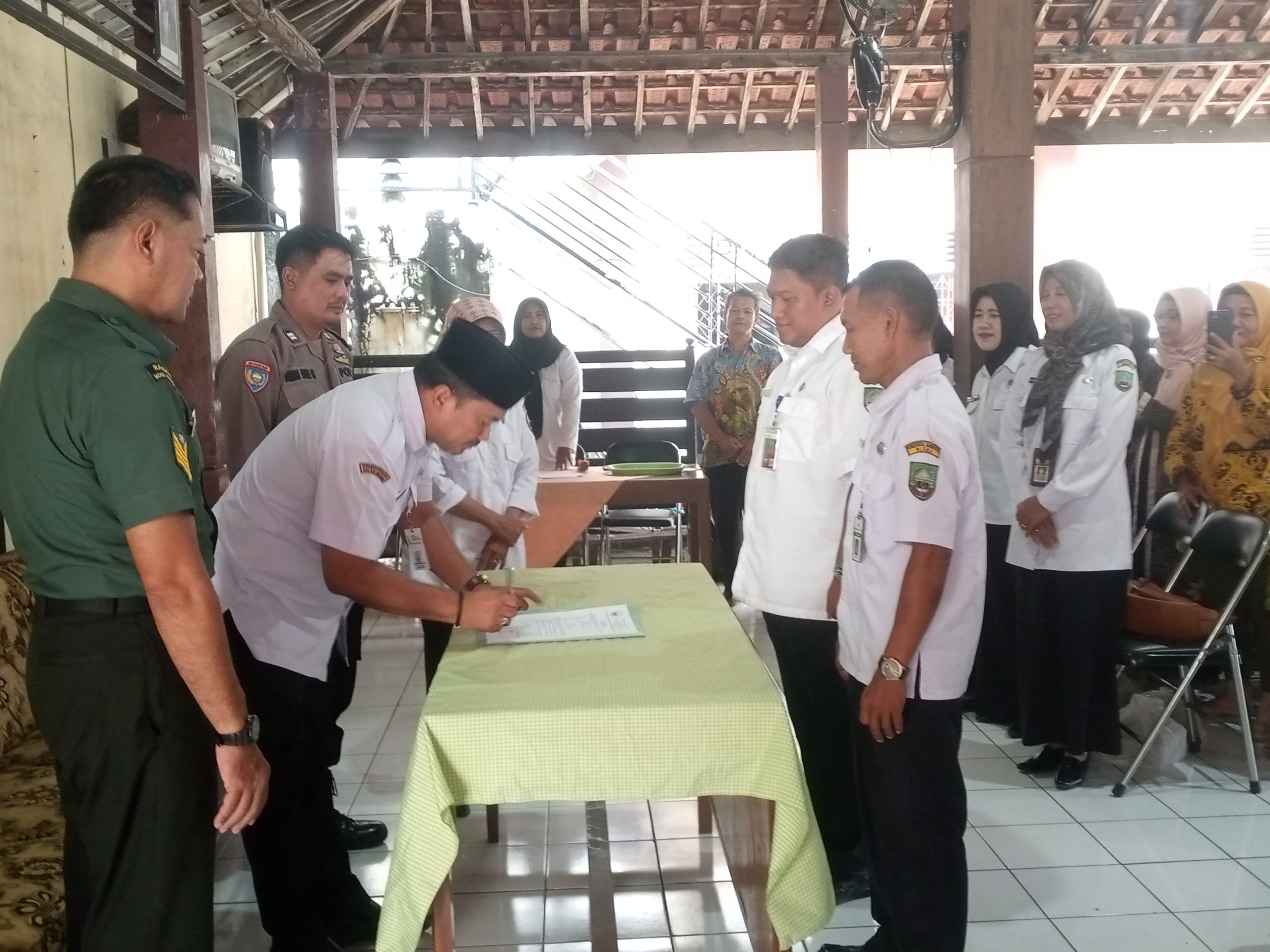 Sertijab Kelurahan Karangjati Dari Jati Waluyo Digantikan Pejabat Baru Supandi 