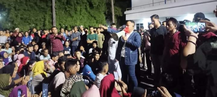 Dihadapan Pendemo,Bupati Nanang Ermanto Siap Perjuangkan Hak Karyawan Yang Belum Disalurkan