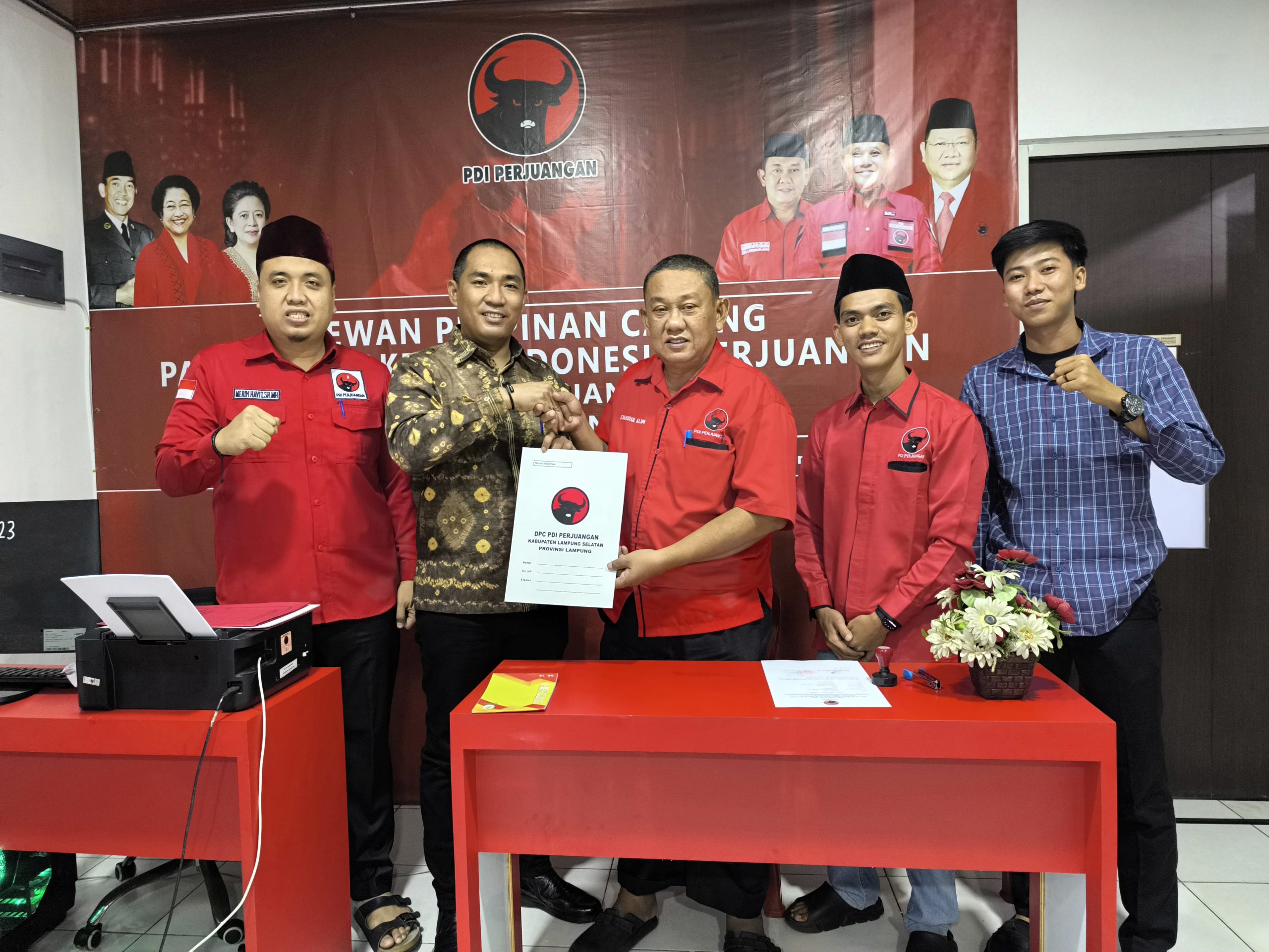 Malalui LO Nya Nanang Ermanto Ambil Berkas Pendaftaran Cakada Lamsel
