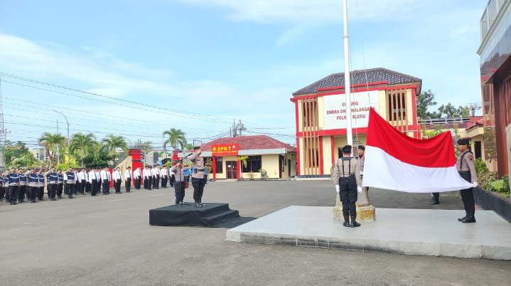 Polres Blora Gelar Upacara Bendera Dalam Rangka Hari Kesadaran Nasional