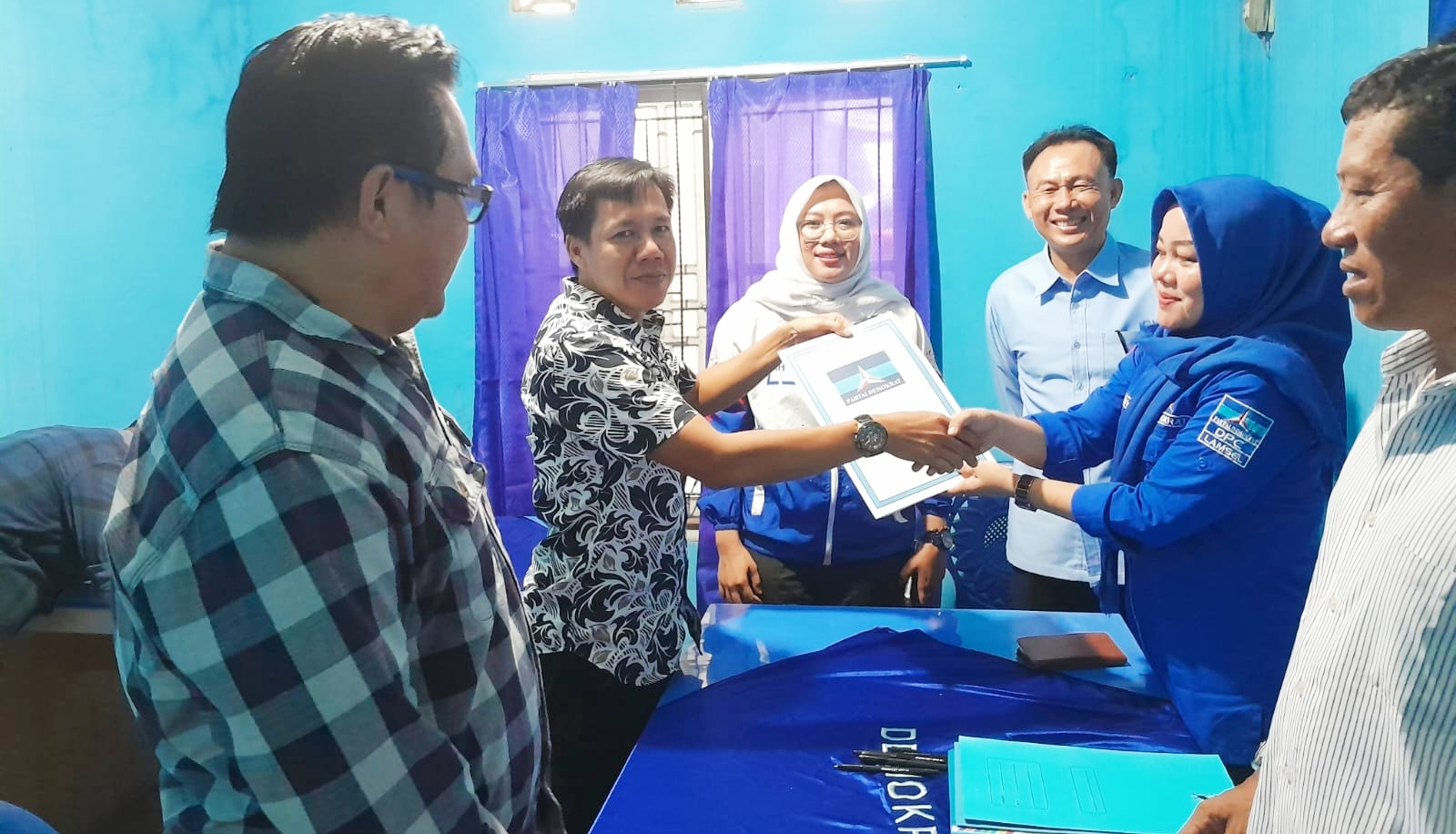 Panitia Penjaringan Cakada  Lamsel PD Terima LO dan Tim Hendri Rosyadi Ambil Berkas Pendaftaran