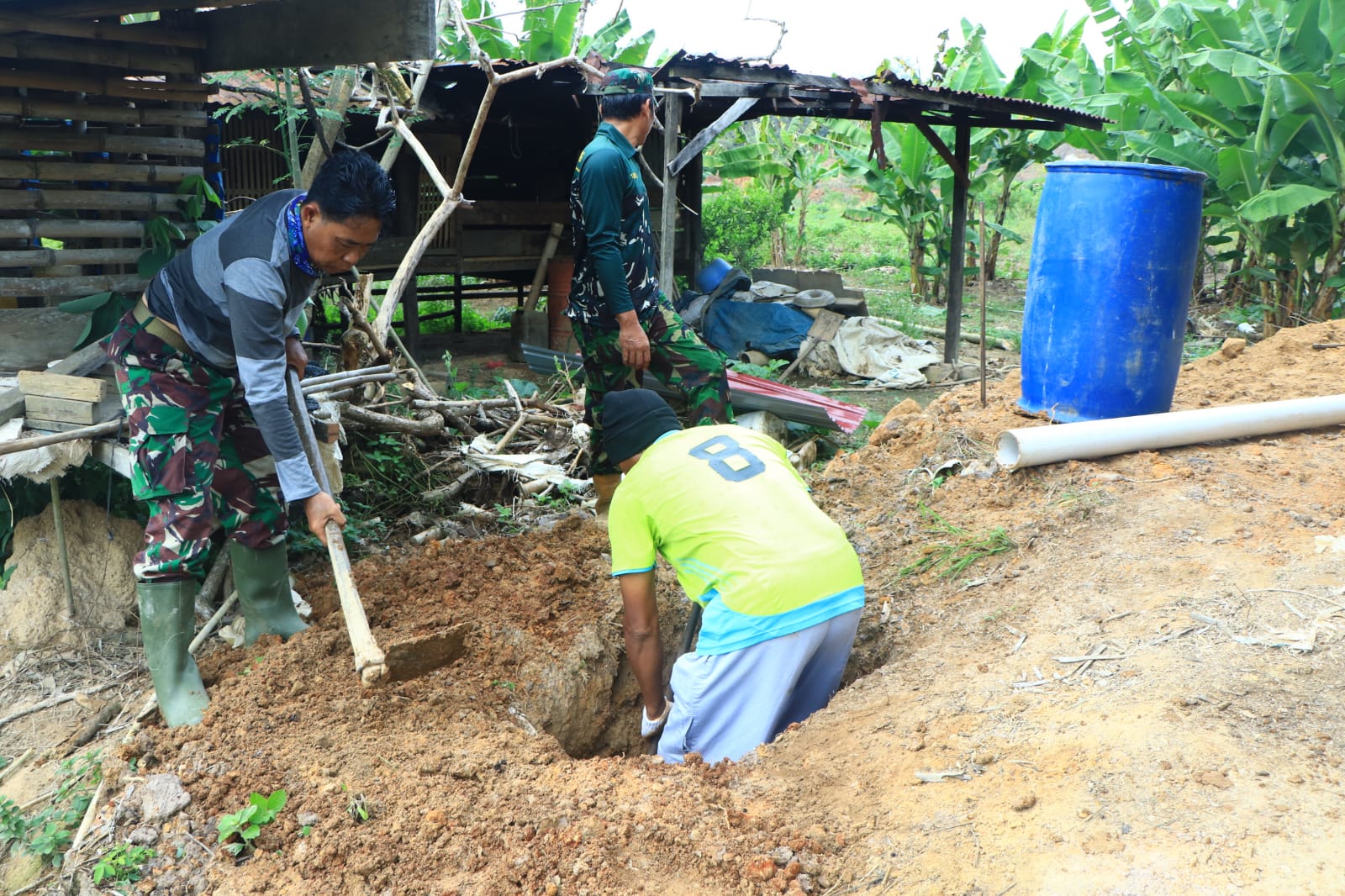 MCK Salah Satu Sasaran Tambahan TMMD Ke-120 Kodim 0908/Bontang Mulai di kerjakan