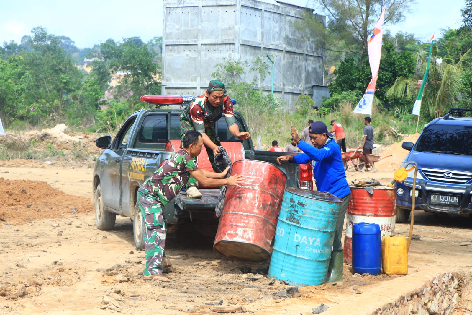 Tiap Hari Alat Berat Harus Diisi BBM, Ini yang Dilakukan oleh Satgas TMMD Ke- 120 Kodim 0908/Bontang