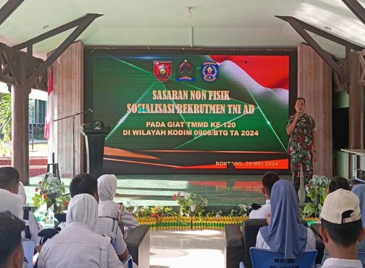 Sosialisasi Rekrutmen TNI AD Dalam Rangka TMMD ke 120 Kodim 0908/Bontang