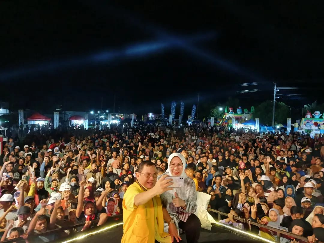 Dibawah Guyuran Hujan Ribuan Warga Lamteng Padati Gebyar Lampung Maju Dukung Bacagub Hanan dan Bupati nya Musa