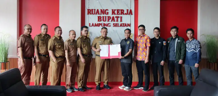 Bawaslu Lamsel Terima Hibah Tanah Dari Pemkab Lamsel Seluas 1.000 M²