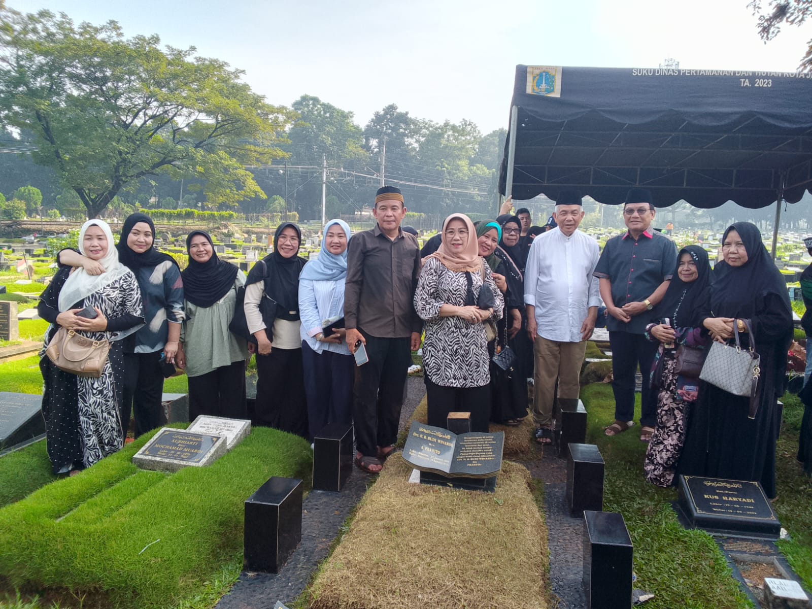 Tim Kerja Pemenangan Bacagub Hanan Berbela Sungkawa Atas Berpulangnya Ibu Hj. Asmara Lela Binti HM Rais