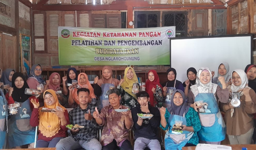 Pemdes Nglarohgunung Lakukan Pelatihan Pengolahan Ikan Lele