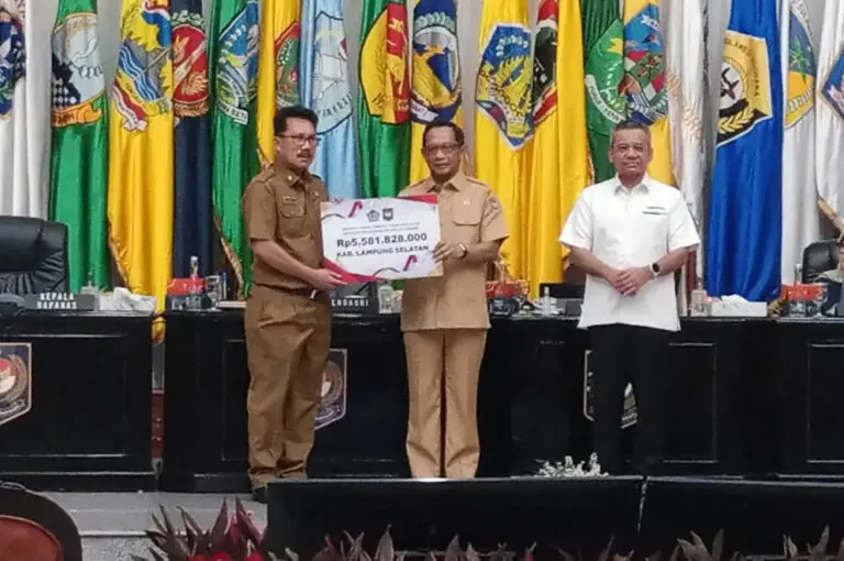 Pemkab Lamsel Terima Penghargaan Insentif Fiskal Sebesar Rp.5,5 Milyar