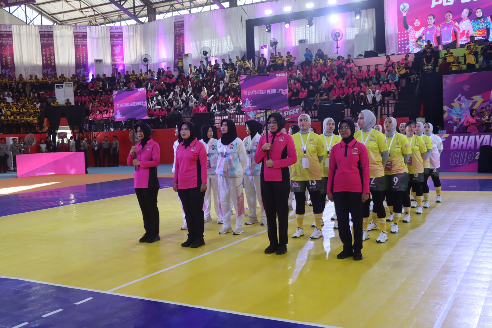 Bhayangkari Cup 2024 Zona 3 Resmi Dibuka di GOR Way Handak Lampung Selatan.