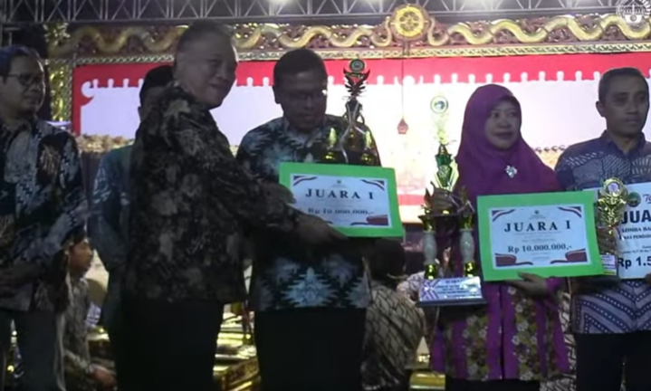 Kemeriahan Resepsi HUT ke-79 RI Mengadakan Pagelaran Wayang Kulit dan Penyerahan Hadiah Lomba