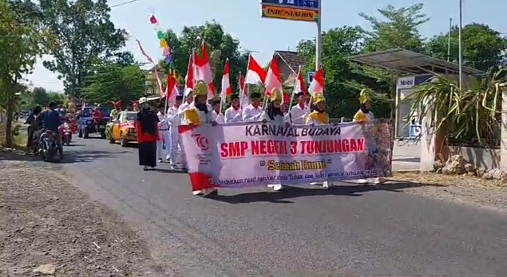 SMPN 3 Tunjungan Pawai Budaya Semangat Kemerdekaan Dengan Melestarikan Budaya Samin