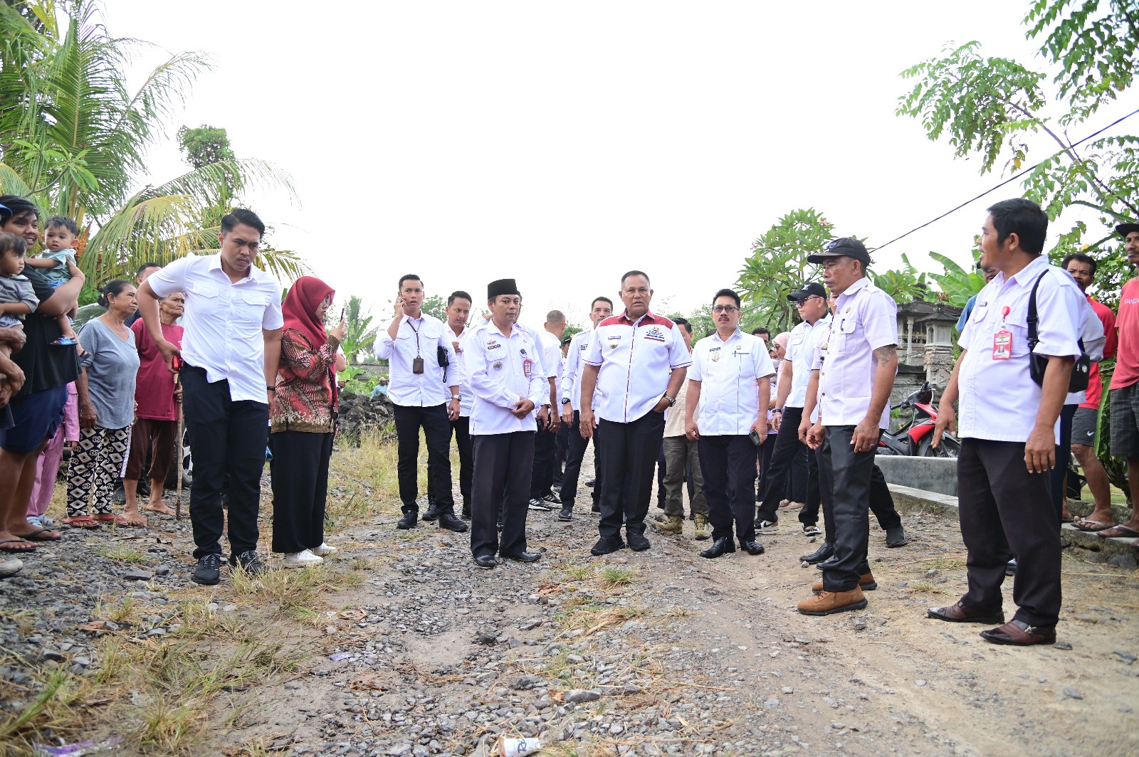 Nanang Ermanto : Jalan Desa Sumbernadi-Brundung Akan di Bangun Bulan Depan