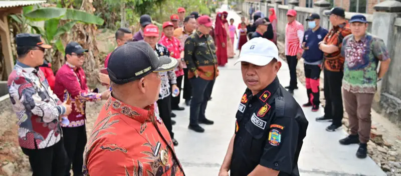 Bupati Nanang Tinjau Lokasi Pembangunan Jalan Desa Haduyang, Kecamatan Natar