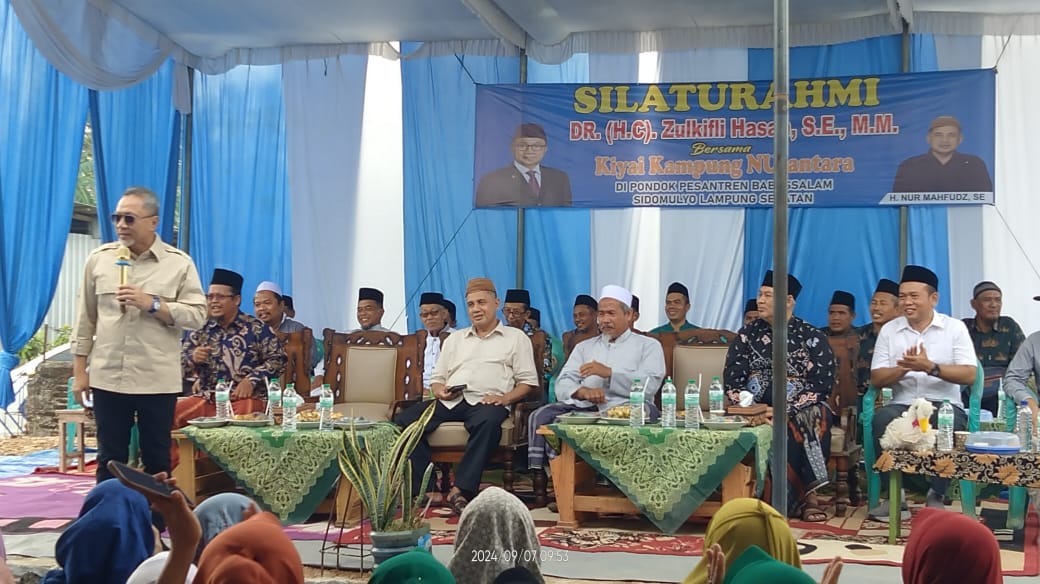 Ketum PAN Zulhas : Kiai Memiliki Peran Penting Dalam Masyarakat