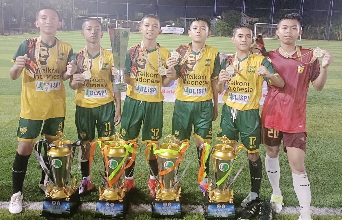 Harumkan Kabupaten Kadis Dikbud Lutra, Berikan Bonus ke Firman Juara Satu Blispi Indonesia Go Spanyol