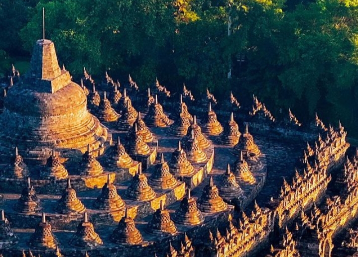 Candi Borobudur: Keajaiban Dunia dari Magelang
