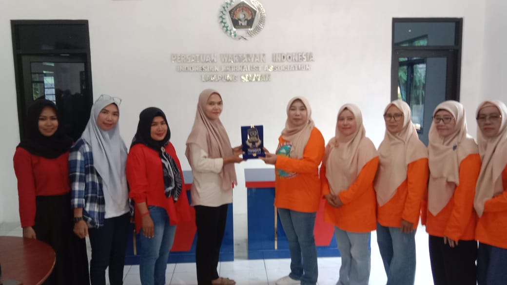 IKWI Lamsel Terima Kunjungan Ikwi Kota Metro