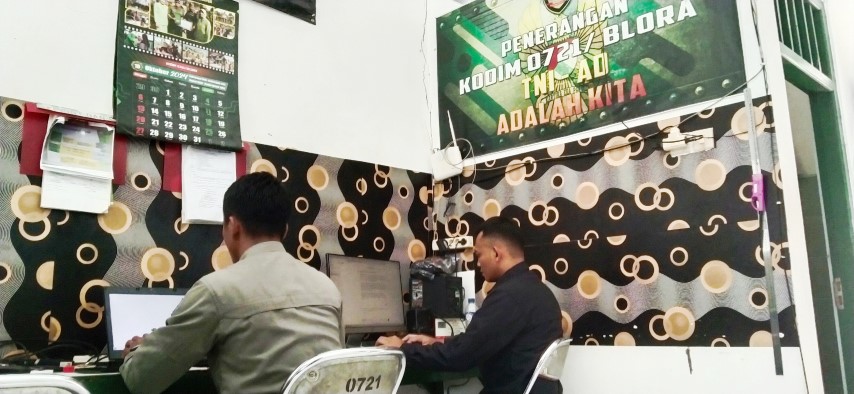 PenDim Blora Berjuang di Depan Komputer demi Suksesnya TMMD 122 Kodim 0721/Blora