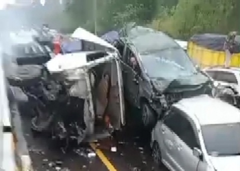 Sejumlah Kendaraan Terlibat Kecelakaan Beruntun di Tol Purbaleunyi KM 92