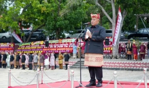 Hari Pertama Masuk Pasca Cuti Kampanye Nanang Pimpin Upacara HGN dan HUT Ke-79 PGRI
