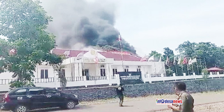Mencekam, Sijago Merah Beraksi di Kantor KPU Morowali