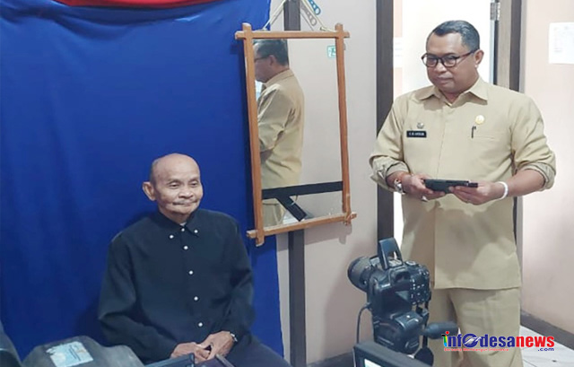 Kadis Dukcapil Luwu Utara Ungkap Aturan Warna Pasfoto El KTP