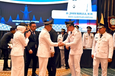 Pasca Dilantik Sebagai Bupati dan Wakil Bupati Lamsel, Egi-Syaiful Ikuti Prosesi Sertijab Gubernur Lampung