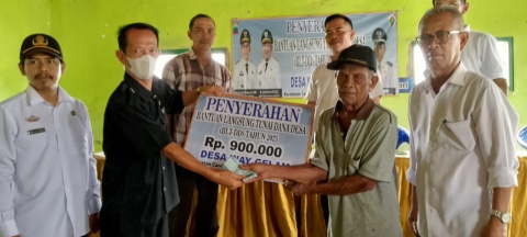 Pemdes Way Gelam Salurkan BLT Dana Desa untuk Warga Terdampak