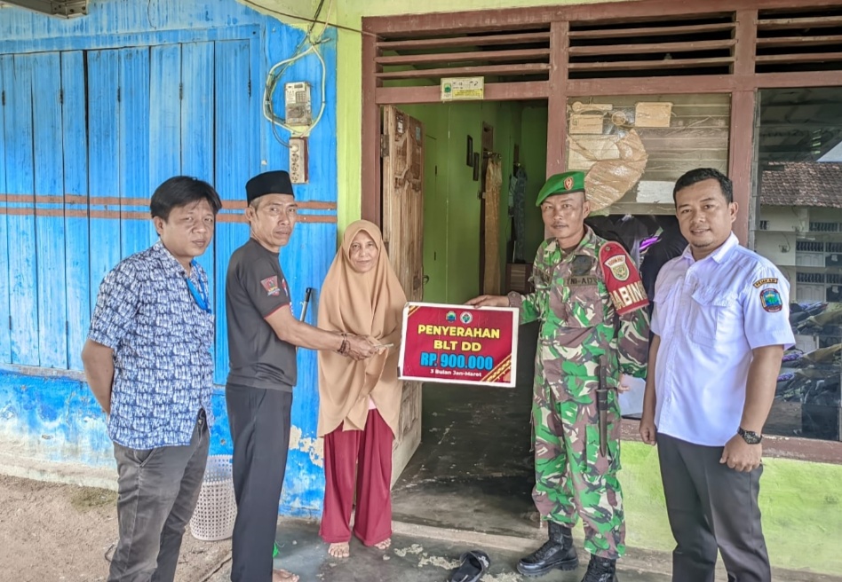Dor To Dor Pemerintah Desa Margodadi Salurkan BLT-DD TA-2025 Kepada 12 KPM