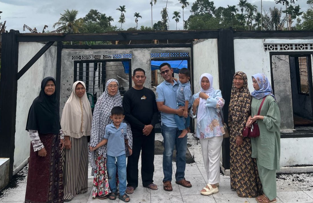 Ketua Harian LPM Prov Lampung, Salurkan Donasi Bagi Korban Kebakaran Di Sukabumi Lampung Barat