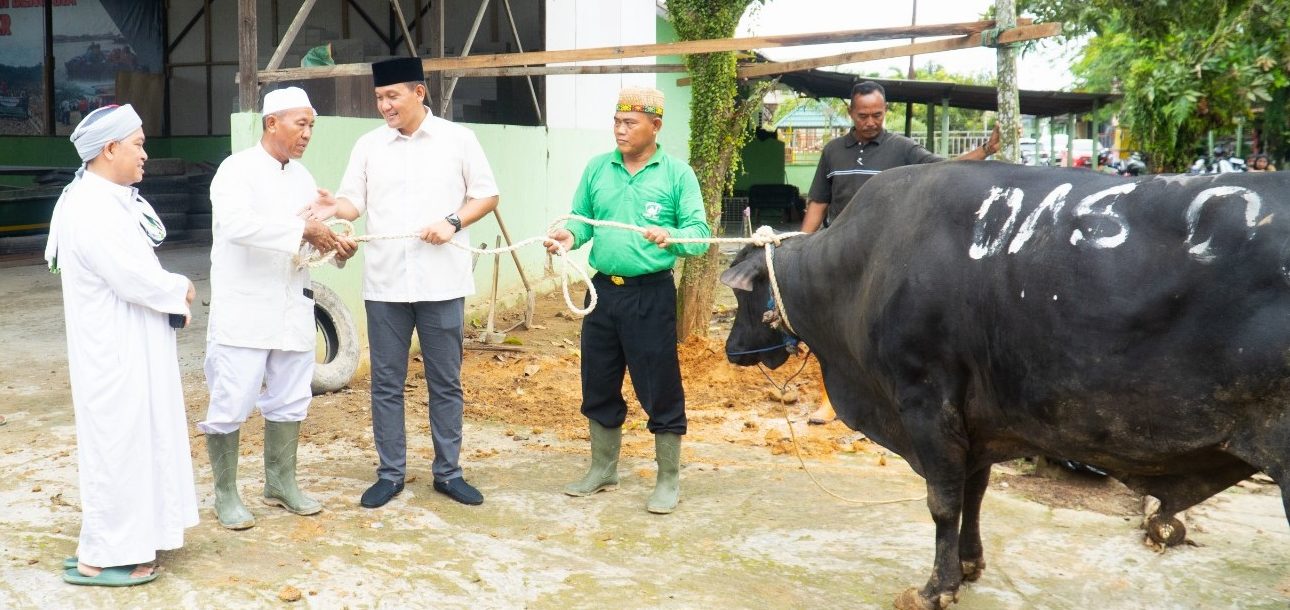 Rayakan Idul Adha 1446 H, Kodim 0906/Kkr Berbagi Daging Kurban kepada Masyarakat Sekitar