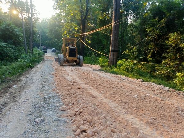 Miris.. Pertamina Membangun Jalan Grosok 1 Kilometer Menunggu Adanya Aksi Protes Dari Warga