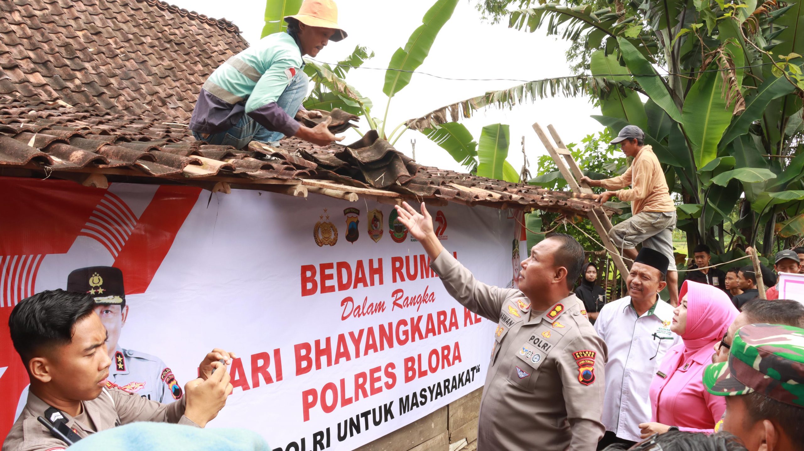 Polres Blora Gelar Bedah Rumah dalam Rangka Hari Bhayangkara Ke-79