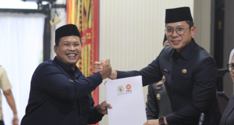 Pantun Paripurna, Minum Es Bareng Pak Egi Bareng Pak Syaiful Makan Kueh Putu Fraksi PKS Siap Bersinergi Untuk Mewujudkan Lamsel Maju