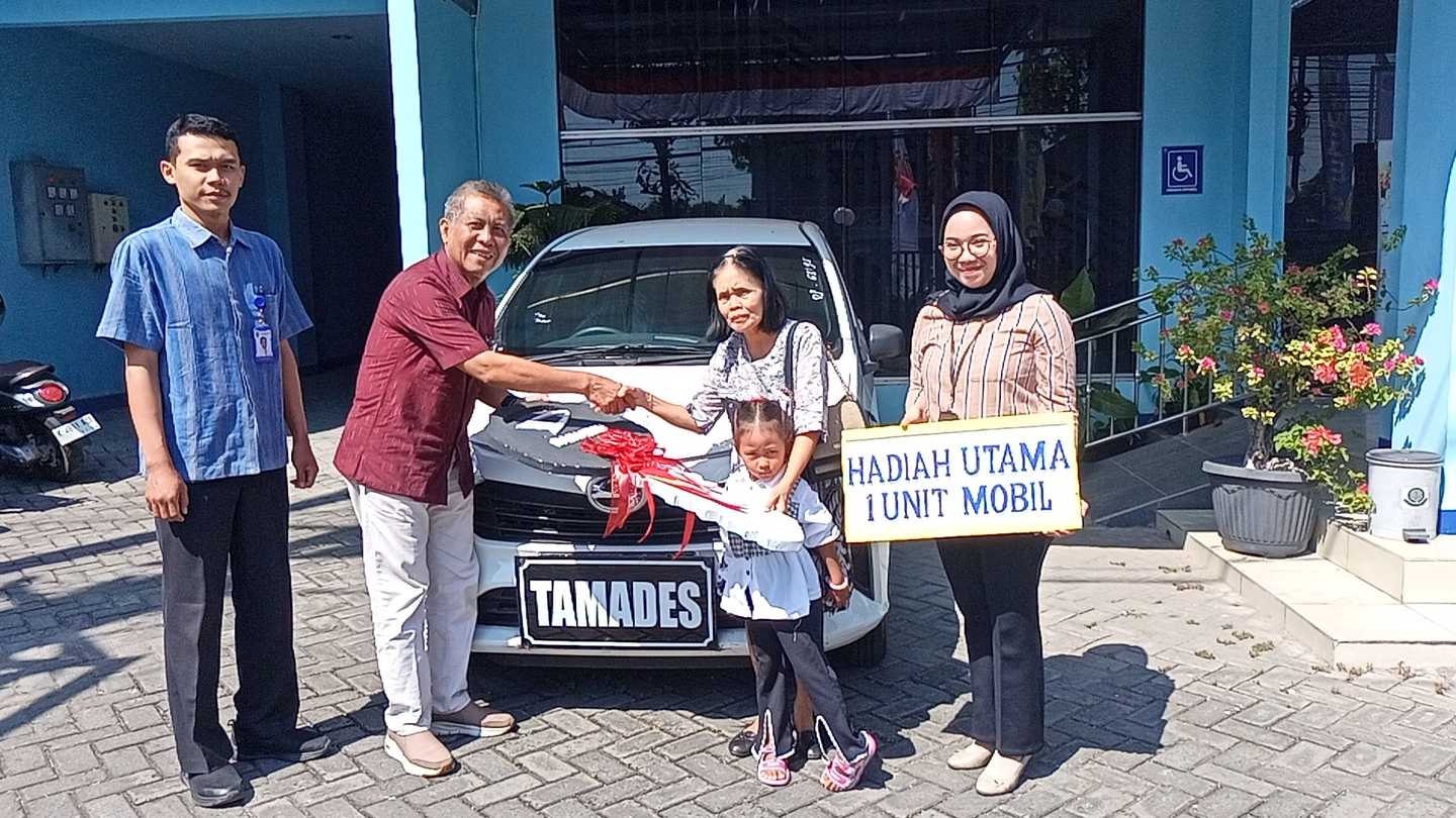 BPR BKK Blora Serahkan Hadiah Mobil kepada Nasabah dalam Gebyar Tabungan