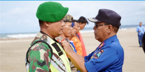 Tingkatkan Kesiapsiagaan Damkar Lamsel Gelar Pelatihan Water Rescue Gabungan