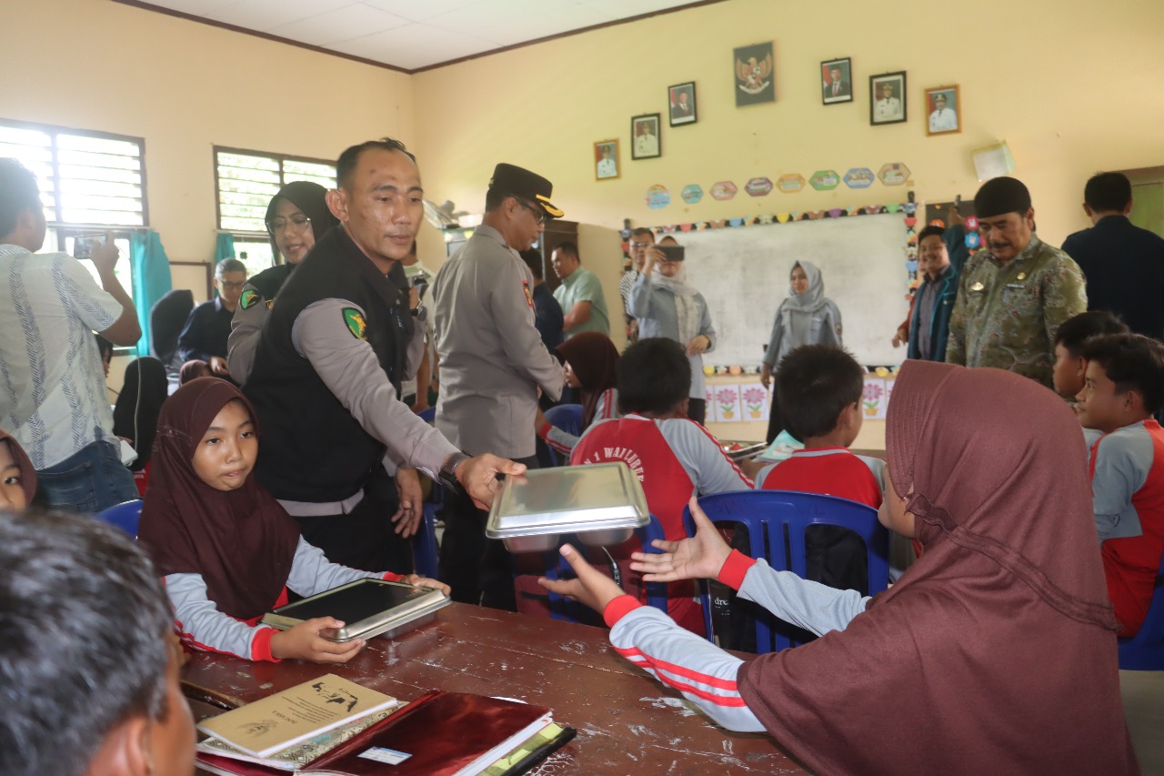 Dir Intelkam Polda Lampung Lakukan Pengecekan Program Makan Bergizi Gratis Di SDN 1 Way Lubuk