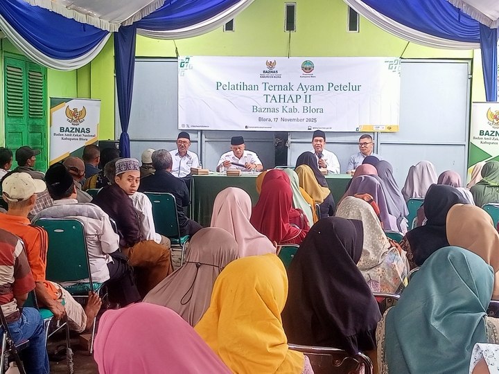 BAZNAS Blora Salurkan Bantuan Budidaya Ayam Petelur untuk 86 Mustahik