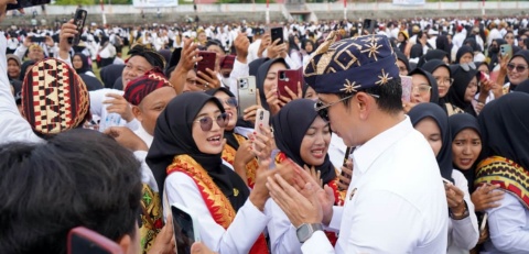 Di Penghujung Tahun, Bupati Egi Bagikan 5.792  SK PPPK Paruh Waktu