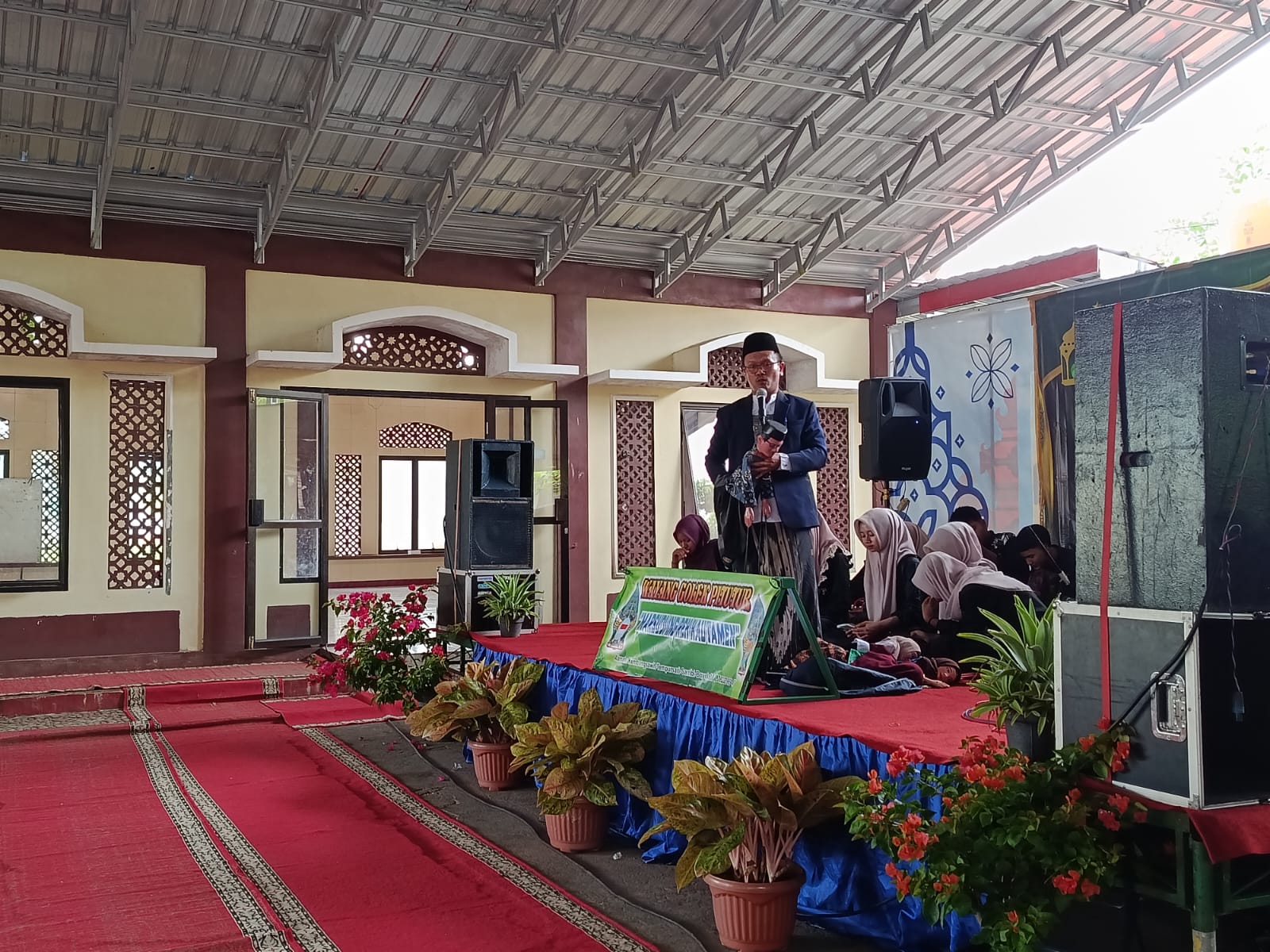 Peringati Isro’ Mi”roj, SMK Nogosari Gelar Wayang Golek Pitutur