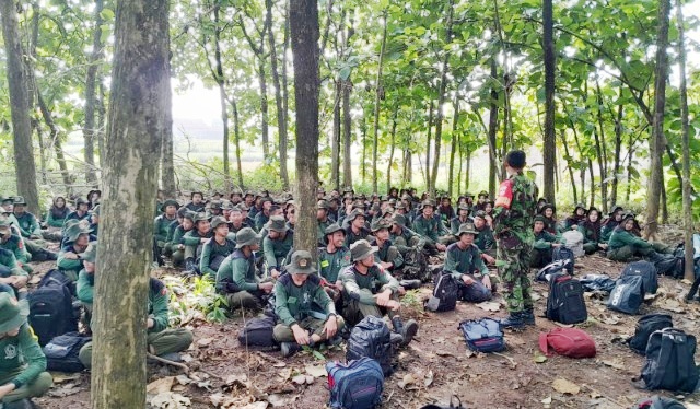 Babinsa Koramil Gemolong Bekali Siswa SMK Sakti Materi Bivak, Tanamkan Disiplin dan Kemandirian