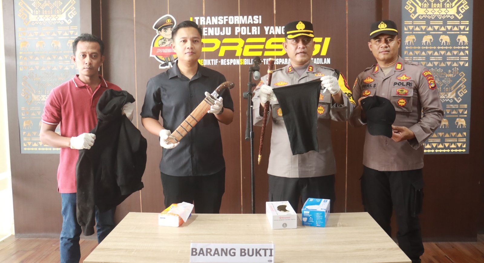 Pria Bacok Dua Warga Didalam Toko Ditangkap,Motif Terungkap