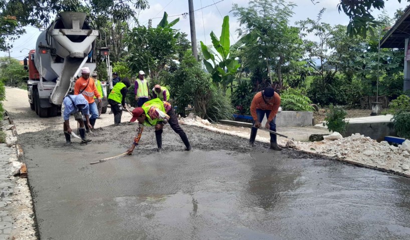 Proyek Pengecoran Jalan di Desa Palon Terhambat Aksi Warga, Pelaksana Proyek Akan Laporkan ke Polisi