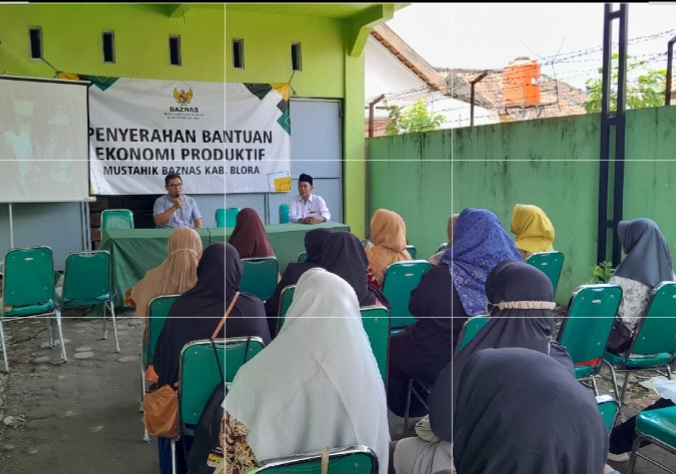 Sinergi TP PKK dan Baznas Blora Salurkan Bantuan Ayam Petelur untuk Kaum Dhuafa