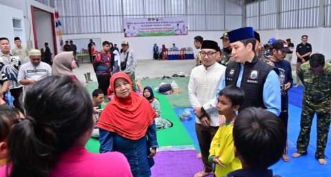 Cepat Tanggap Banjir Jati Agung, Bupati Egi Turun Malam Hari Cek Kondisi Warga