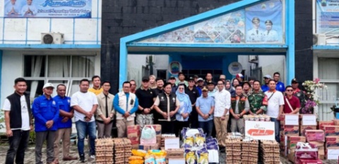 1.175 KK Korban Banjir di Lampung Selatan Terima Bantuan Beras