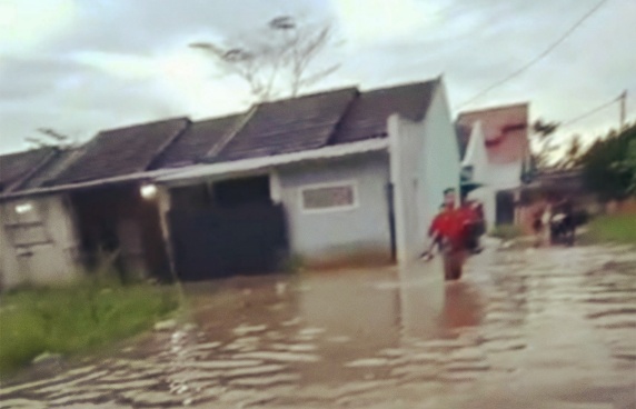 Banjir Di Jati Agung Banyak Terjadi Di Perumahan:Konsumen Dapat Menuntut Developer Jika Tidak Memenuhi Kewajiban