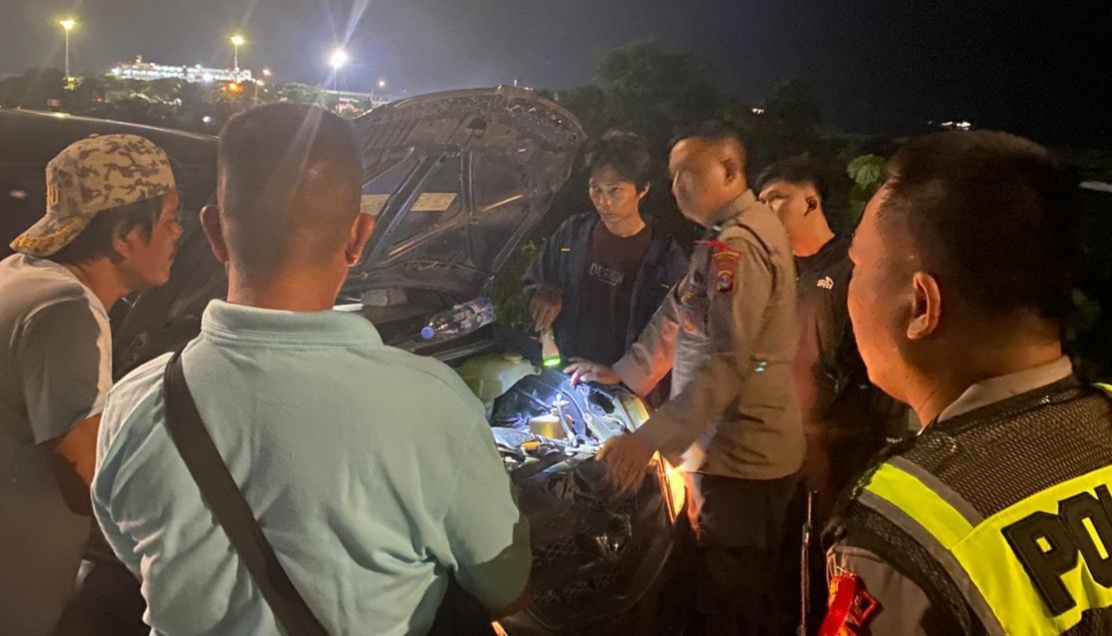 Layanan 100,Pemudik Di Bakauheni Dapat Bantuan Cepat Dari Polisi