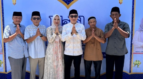 Anggota DPRD Lamsel,Dwi Riyanto dan Tim Posko Mudik Gerindra Hadiri Open House Kediaman Wabup Syaiful Anwar